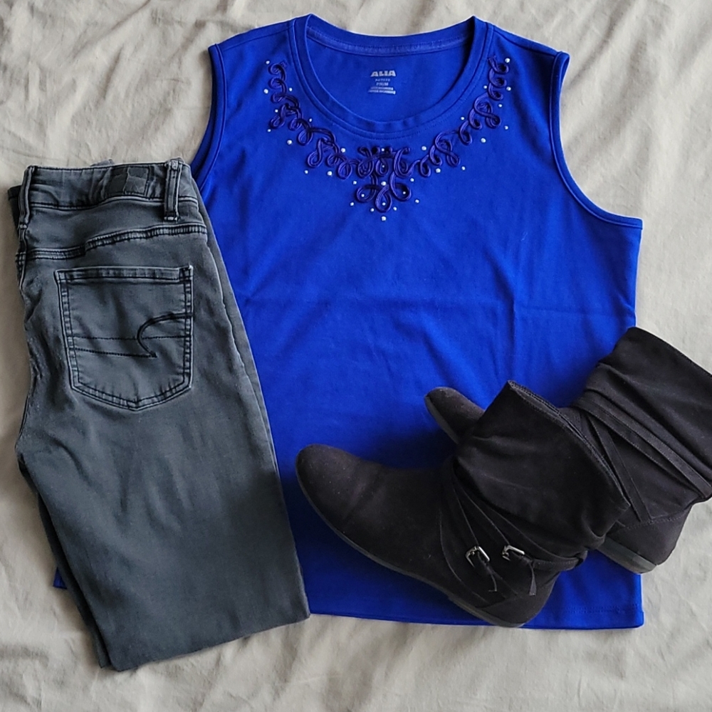 ⭐2/$15 Alia blue tank top